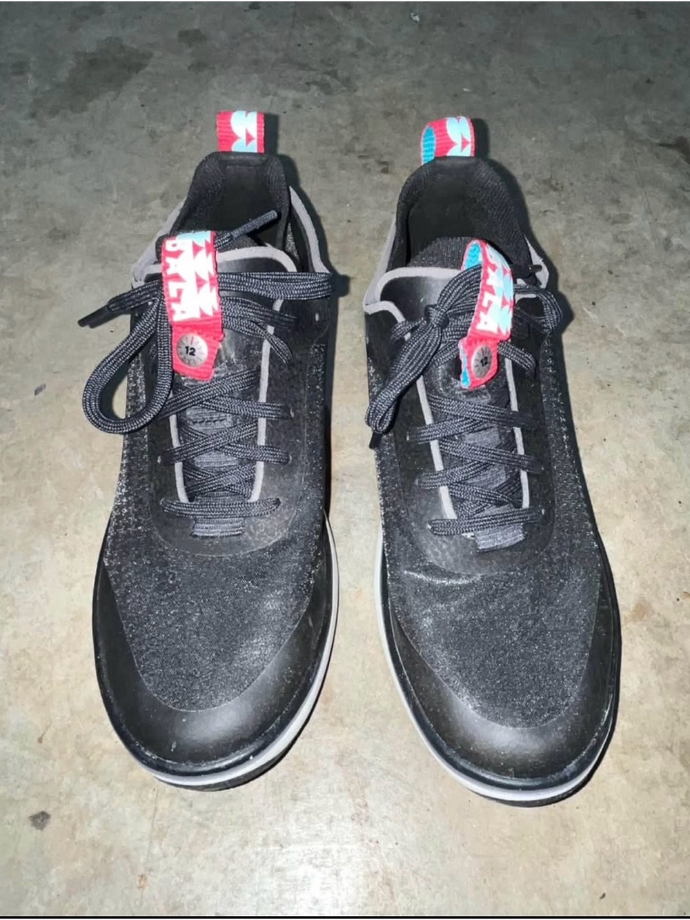 Bala TWELVES nursing shoes